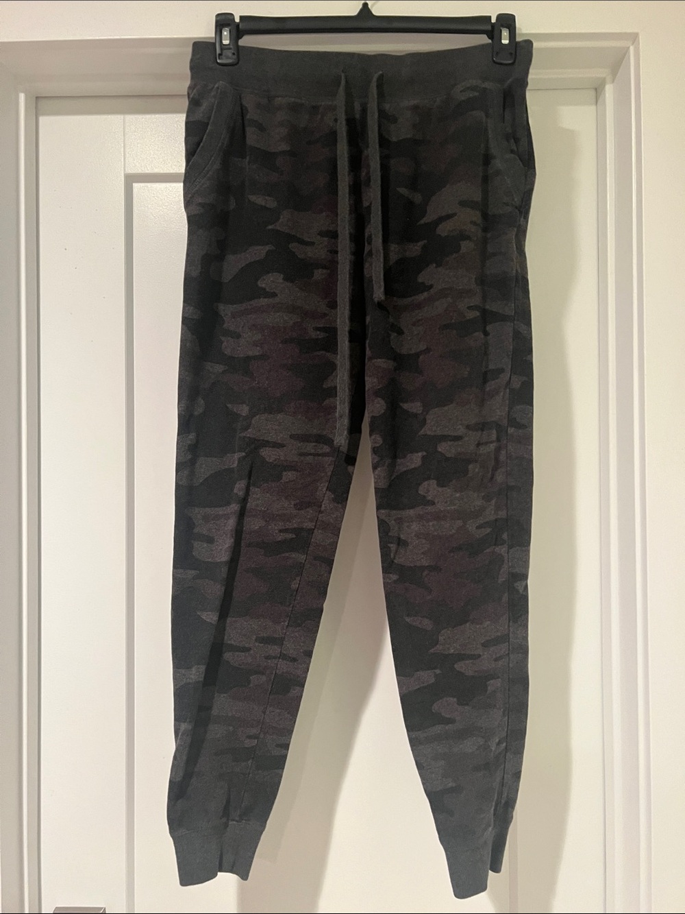 Z Supply women’s Dark Gray Black Camo Joggers